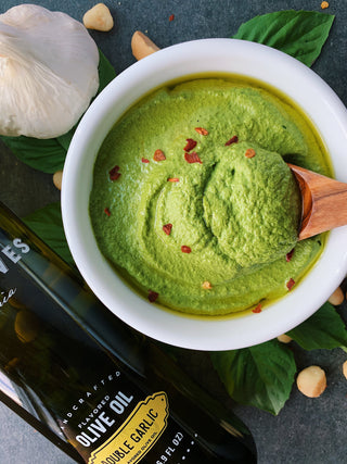 Garlicky Macadamia Nut Pesto
